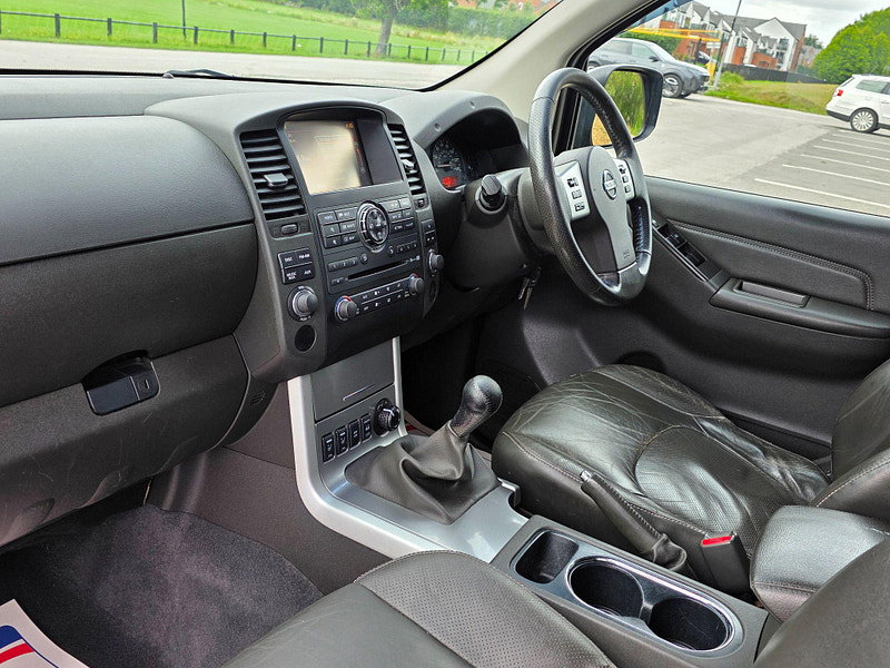 Nissan Navara 2.5 dCi Tekna 4WD Euro 5 4dr