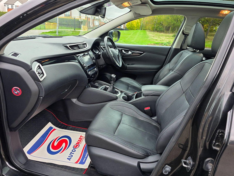 Nissan Qashqai 1.5 dCi Tekna 2WD Euro 5 (s/s) 5dr