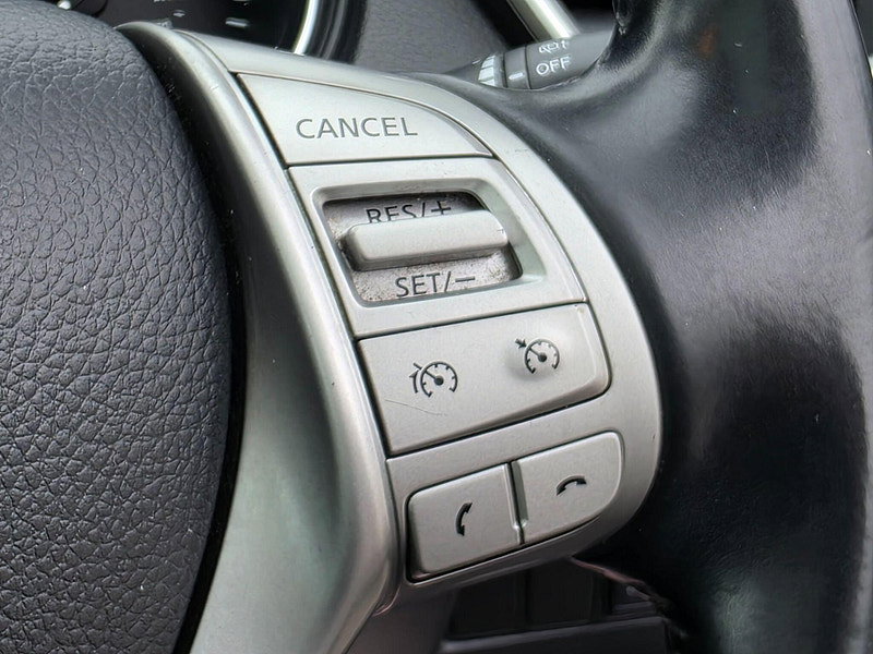 Nissan Qashqai 1.5 dCi Tekna 2WD Euro 5 (s/s) 5dr