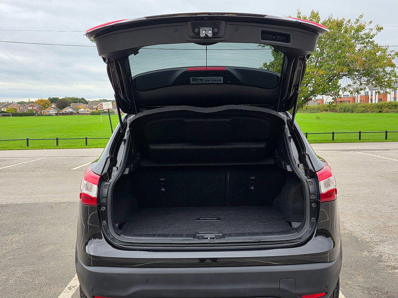 Nissan Qashqai 1.5 dCi Tekna 2WD Euro 5 (s/s) 5dr