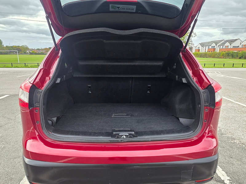 Nissan Qashqai 1.5 dCi Tekna SUV 5dr Diesel Manual 2WD Euro 5 (s/s) (110 ps)
