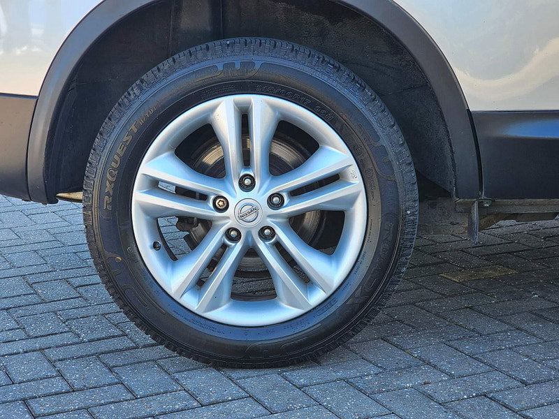 Nissan Qashqai 1.6 Acenta 2WD Euro 5 (s/s) 5dr