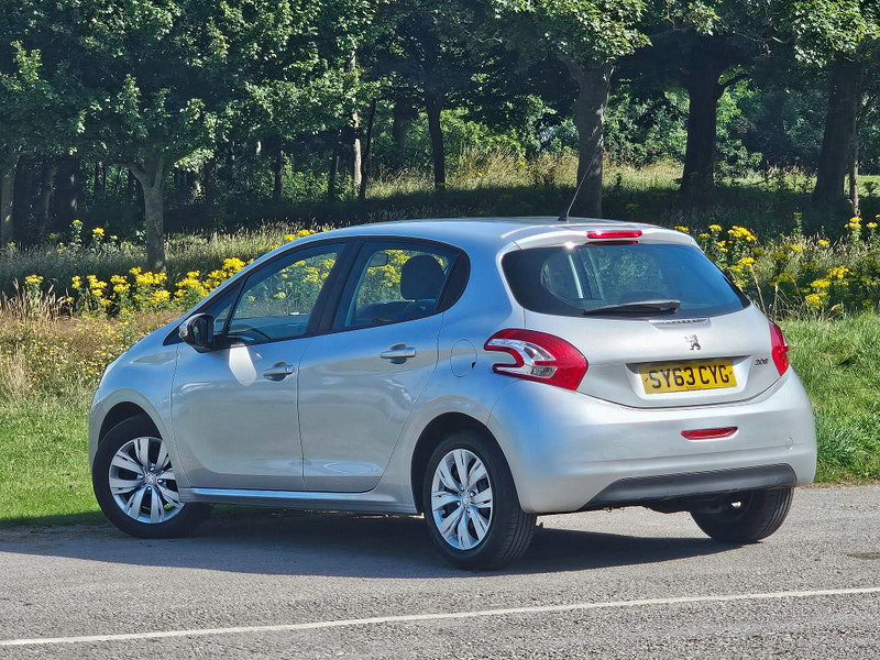 Peugeot 208 1.2 VTi Access+ Euro 5 5dr