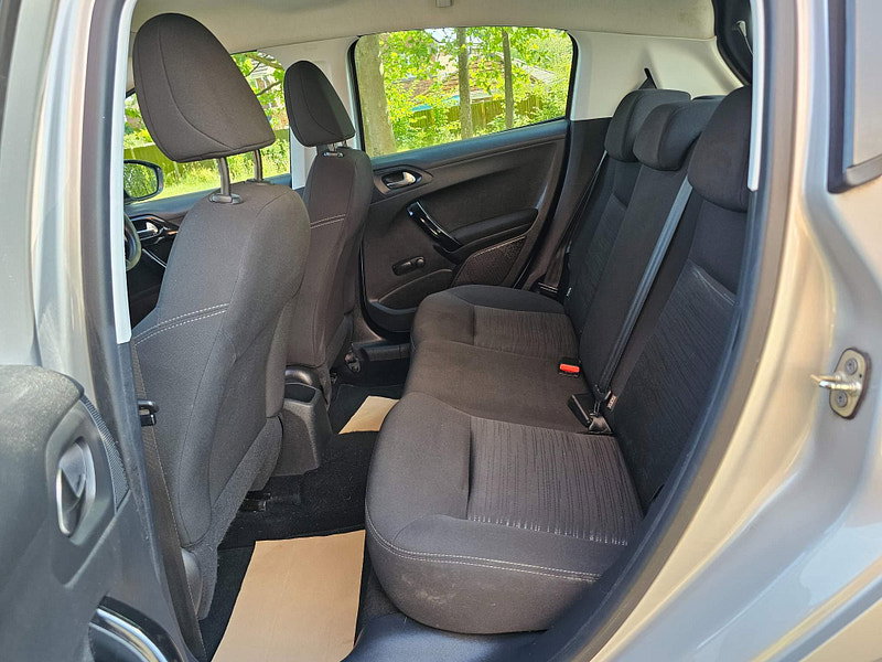 Peugeot 208 1.2 VTi Access+ Euro 5 5dr