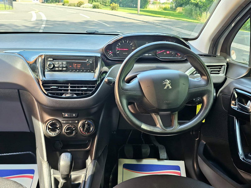 Peugeot 208 1.2 VTi Access+ Euro 5 5dr