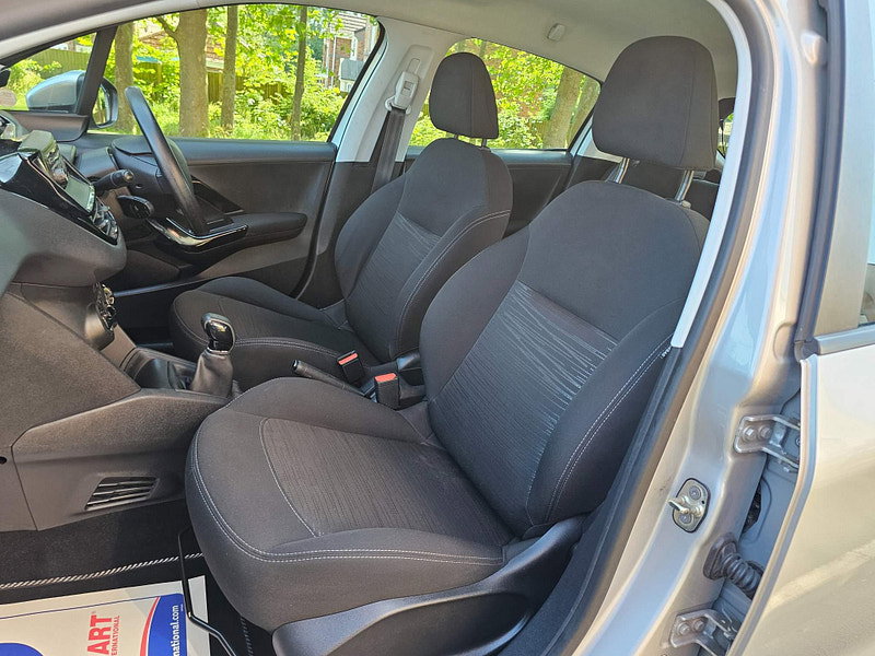 Peugeot 208 1.2 VTi Access+ Euro 5 5dr