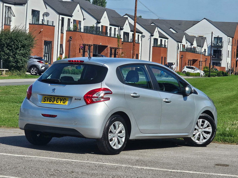 Peugeot 208 1.2 VTi Access+ Euro 5 5dr