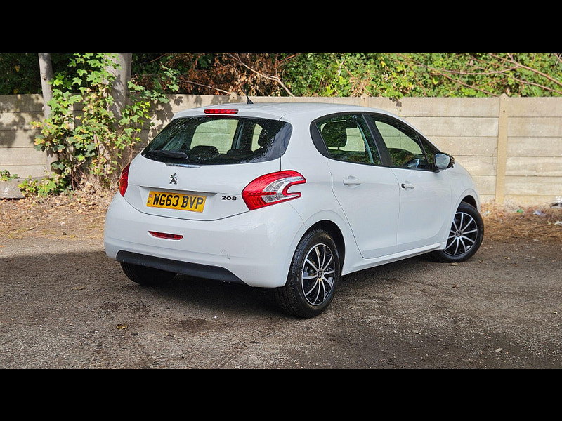 Peugeot 208 1.2 VTi Access+ Euro 5 5dr