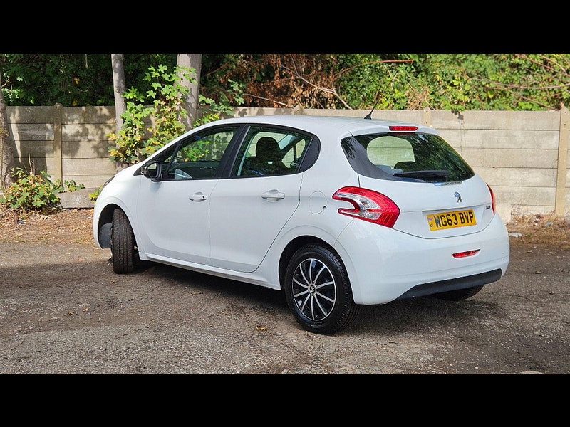 Peugeot 208 1.2 VTi Access+ Euro 5 5dr