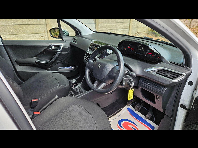 Peugeot 208 1.2 VTi Access+ Euro 5 5dr