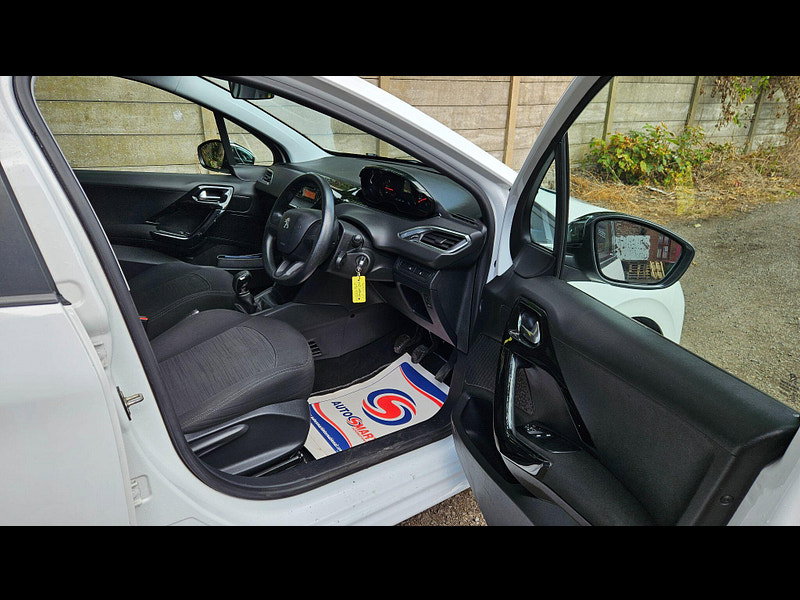 Peugeot 208 1.2 VTi Access+ Euro 5 5dr