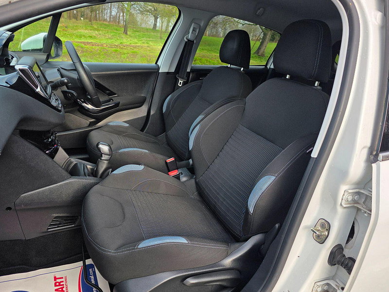 Peugeot 208 1.4 HDi Allure Euro 5 5dr