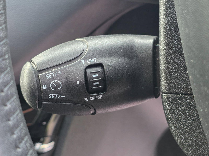 Peugeot 208 1.4 HDi Allure Euro 5 5dr