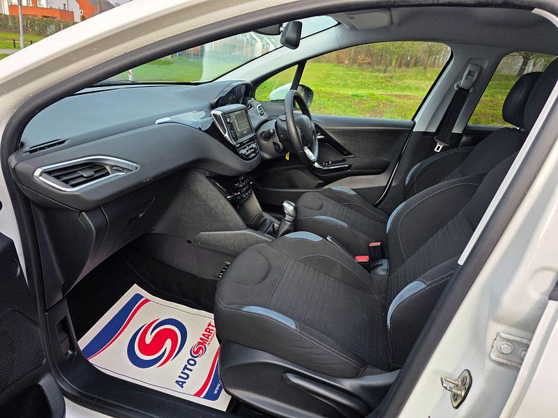 Peugeot 208 1.4 HDi Allure Euro 5 5dr