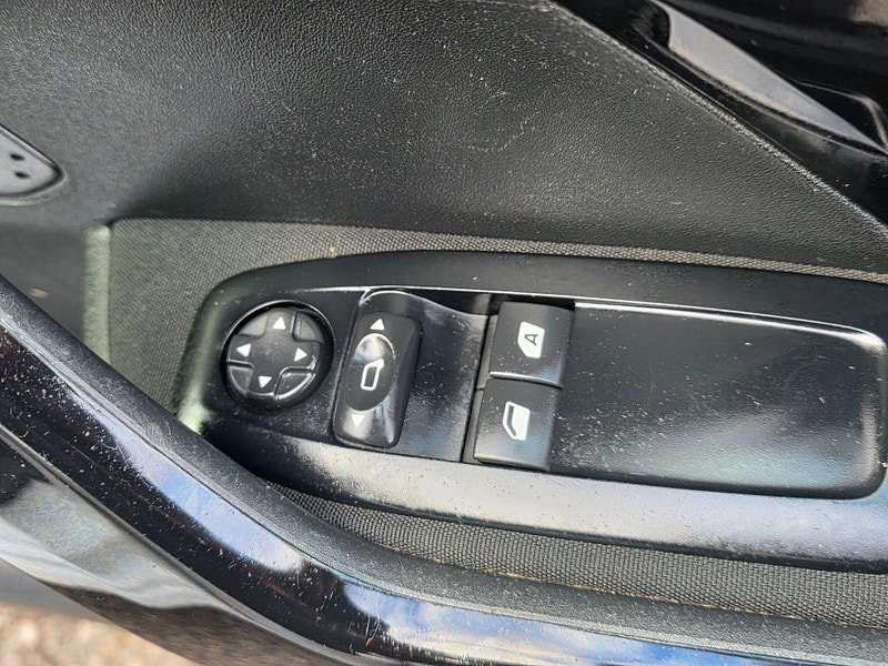 Peugeot 208 1.4 HDi Allure Euro 5 5dr