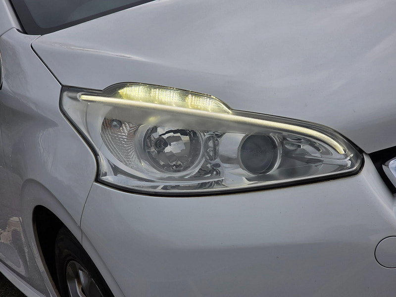 Peugeot 208 1.4 HDi Allure Euro 5 5dr