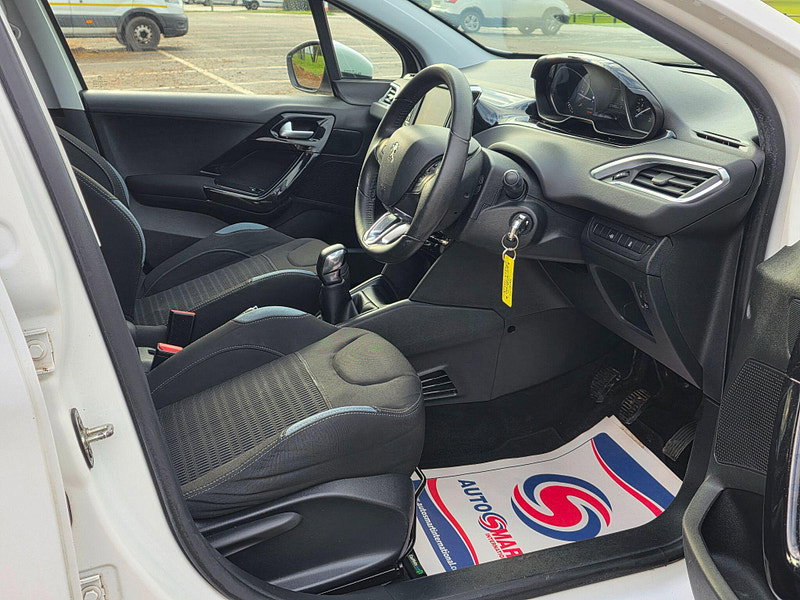 Peugeot 208 1.4 HDi Allure Euro 5 5dr