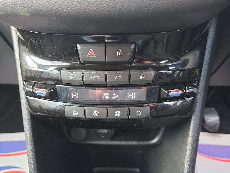 Peugeot 208 1.4 HDi Allure Euro 5 5dr