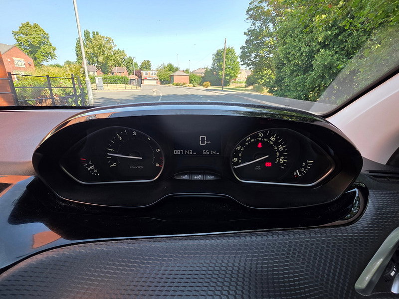 Peugeot 208 1.6 BlueHDi Allure Hatchback 5dr Diesel Manual Euro 6 (100 ps)