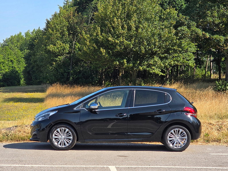 Peugeot 208 1.6 BlueHDi Allure Hatchback 5dr Diesel Manual Euro 6 (100 ps)