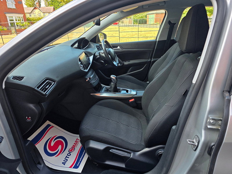 Peugeot 308 1.6 HDi Active Hatchback 5dr Diesel Manual Euro 5 (92 ps)