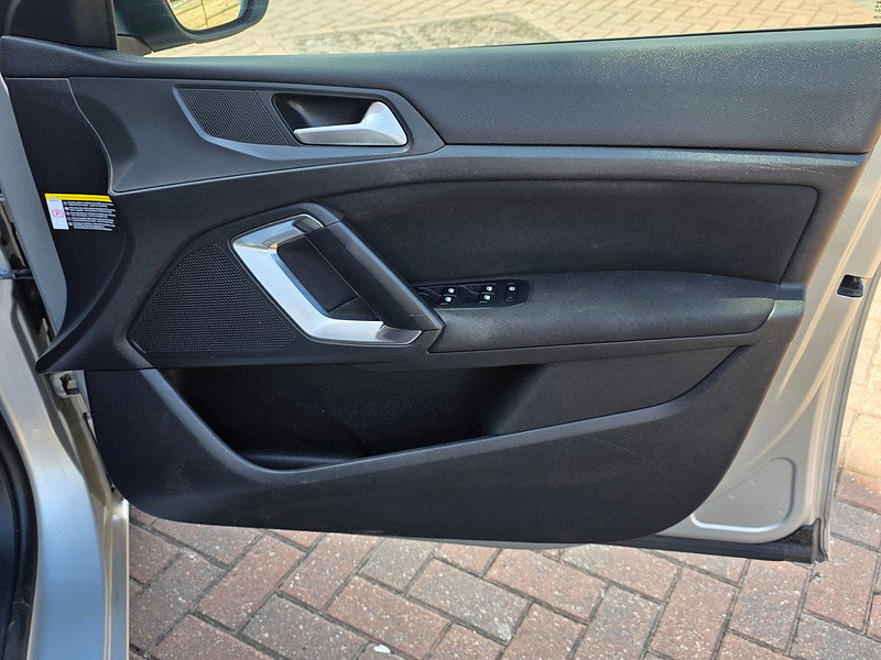 Peugeot 308 1.6 HDi Active Hatchback 5dr Diesel Manual Euro 5 (92 ps)
