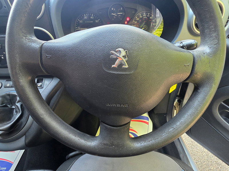 Peugeot Partner Tepee 1.6 HDi Tepee S MPV 5dr Diesel Manual (139 g/km, 92 bhp)