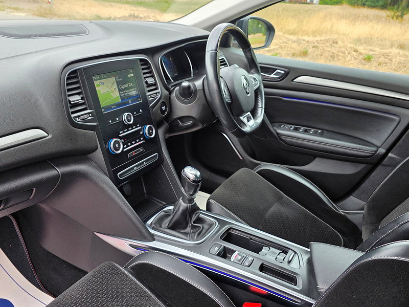 Renault Megane 1.6 dCi Dynamique Nav Sport Tourer 5dr Diesel Manual Euro 6 (s/s) (130 ps)