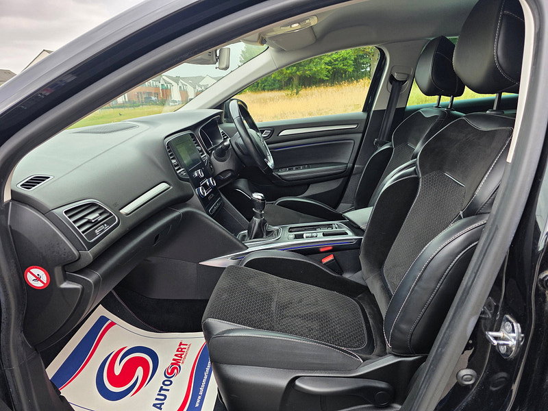 Renault Megane 1.6 dCi Dynamique Nav Sport Tourer 5dr Diesel Manual Euro 6 (s/s) (130 ps)