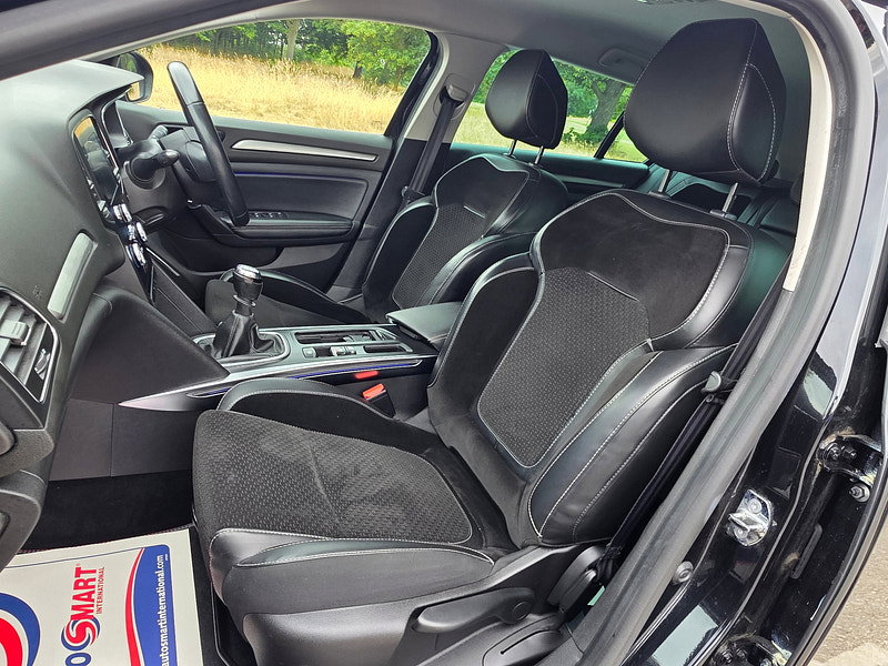 Renault Megane 1.6 dCi Dynamique Nav Sport Tourer 5dr Diesel Manual Euro 6 (s/s) (130 ps)
