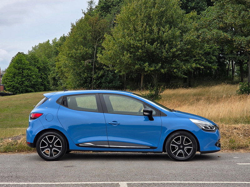 Renault Clio 1.5 dCi Dynamique MediaNav Hatchback 5dr Diesel Manual Euro 5 (s/s) (90 ps)