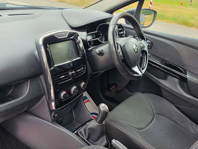 Renault Clio 1.5 dCi Dynamique MediaNav Hatchback 5dr Diesel Manual Euro 5 (s/s) (90 ps)
