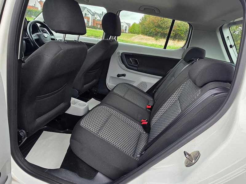 Skoda Fabia 1.6 TDI SE Hatchback 5dr Diesel Manual Euro 5 (75 ps)