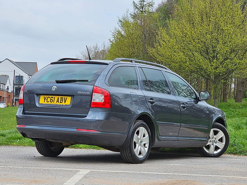 Skoda Octavia 1.6 TDI Elegance DSG Euro 5 5dr