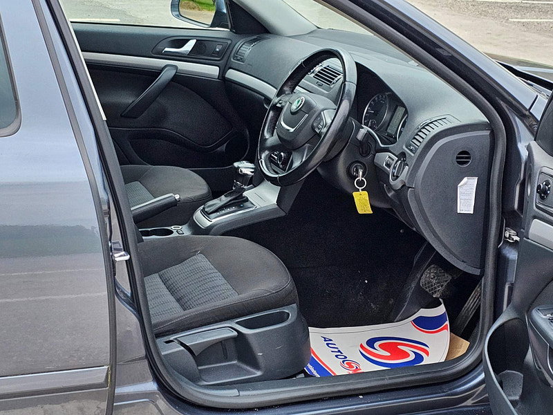 Skoda Octavia 1.6 TDI Elegance DSG Euro 5 5dr