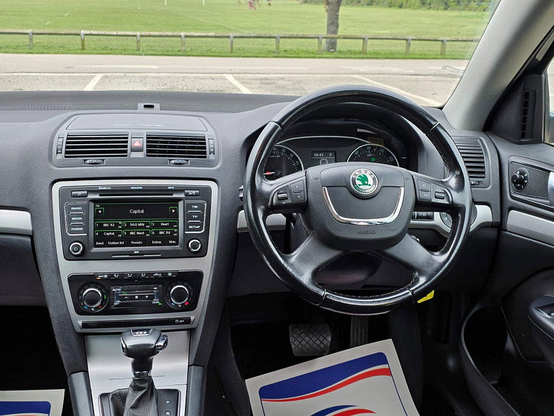 Skoda Octavia 1.6 TDI Elegance DSG Euro 5 5dr