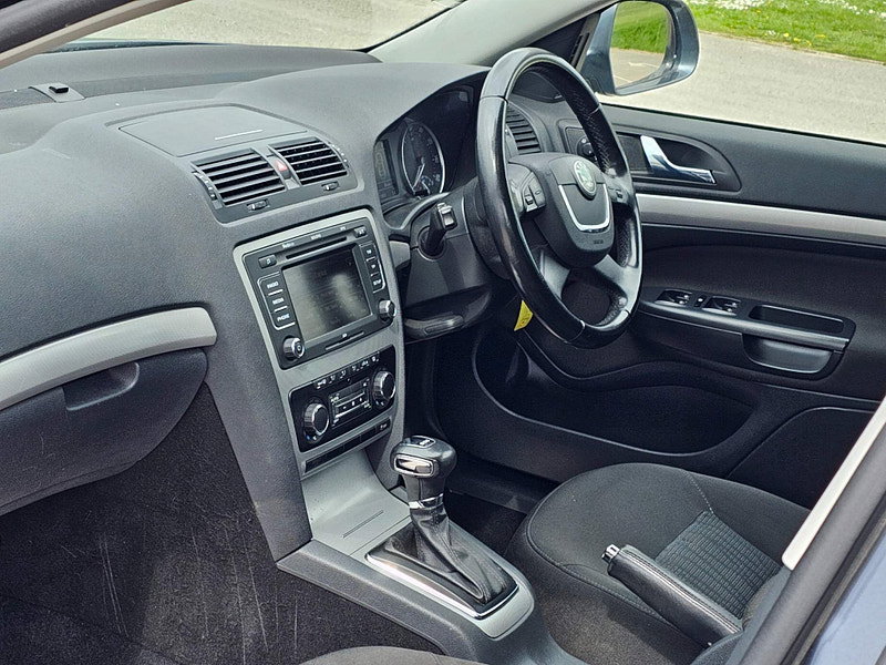 Skoda Octavia 1.6 TDI Elegance DSG Euro 5 5dr