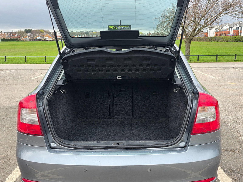 Skoda Octavia 1.6 TDI Elegance Euro 5 5dr