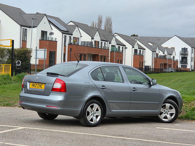 Skoda Octavia 1.6 TDI Elegance Euro 5 5dr