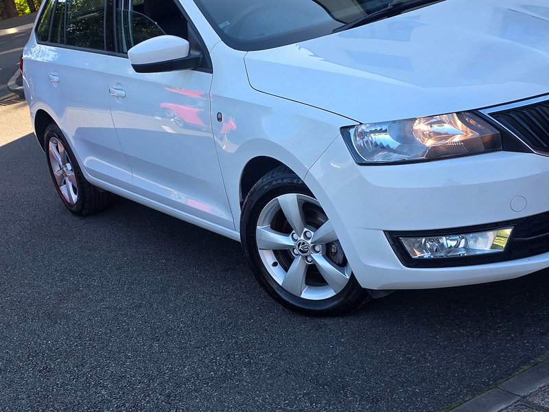 Skoda Rapid Spaceback 1.2 TSI SE Hatchback 5dr Petrol Manual Euro 5 (86 ps)