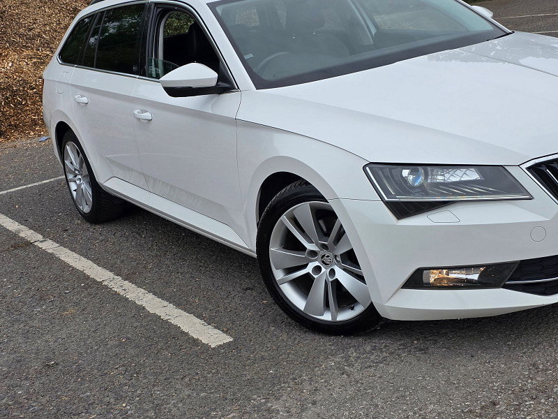 Skoda Superb 2.0 TDI SE L Executive Estate 5dr Diesel Manual Euro 6 (s/s) (150 ps)