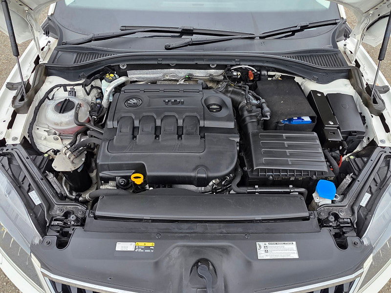 Skoda Superb 2.0 TDI SE L Executive Estate 5dr Diesel Manual Euro 6 (s/s) (150 ps)