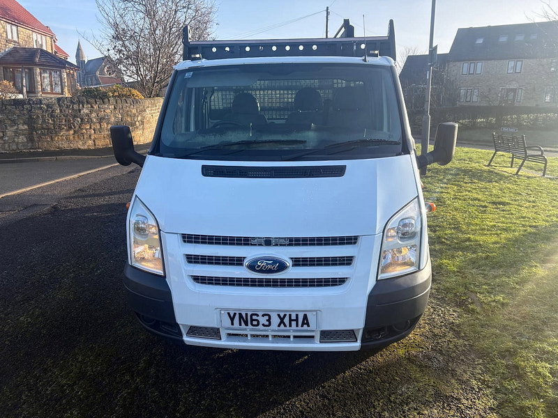 Ford Transit 2.2 TDCi 350 Chassis Cab 2dr Diesel Manual RWD L4 (DRW) (123 bhp)