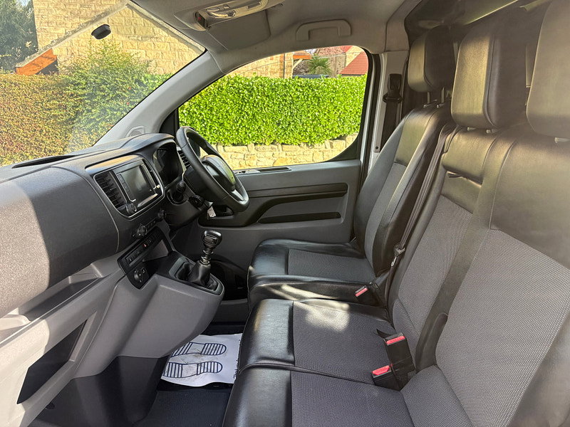 Peugeot Expert 2.0 BlueHDi 1400 Professional Standard Panel Van 6dr Diesel Manual MWB Euro 6 (s/s) (120 ps)