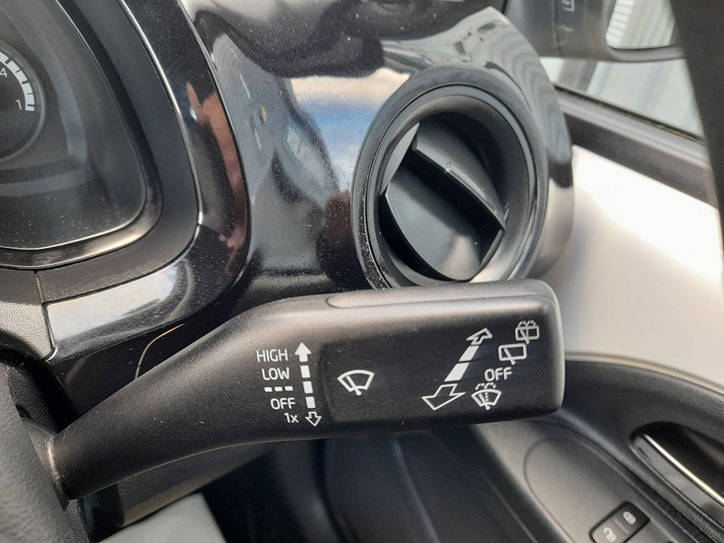 Volkswagen up! 1.0 Move up! Euro 5 5dr 5dr Manual 2026