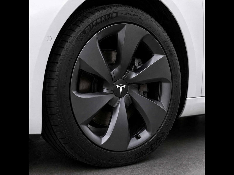 Tesla Model 3 Model 3 Standard Range + 4dr 4dr Automatic 2026