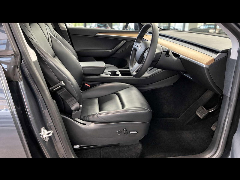 Tesla Model Y ModeL Y Long Range AWD 4WD 5dr 5dr Automatic 2026