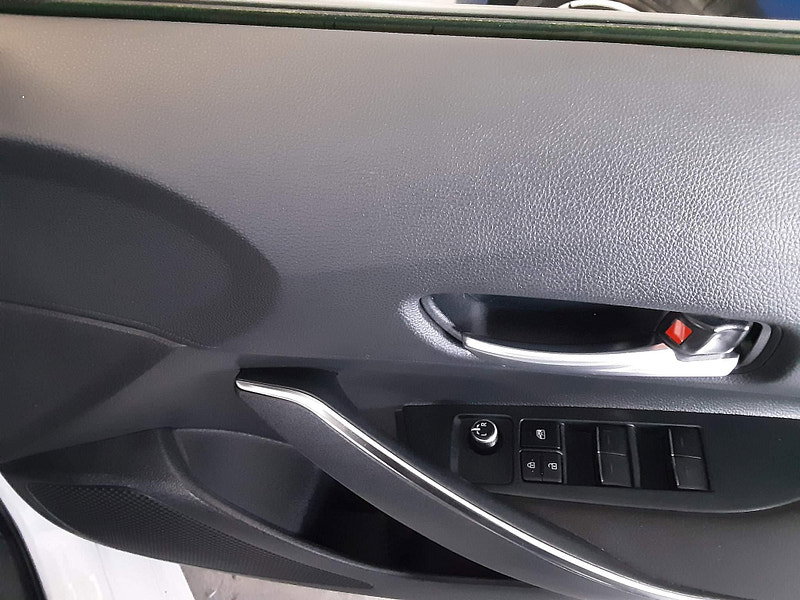 Toyota Corolla 1.8 VVT-h Icon Tech CVT Euro 6 (s/s) 5dr 5dr Automatic 2026