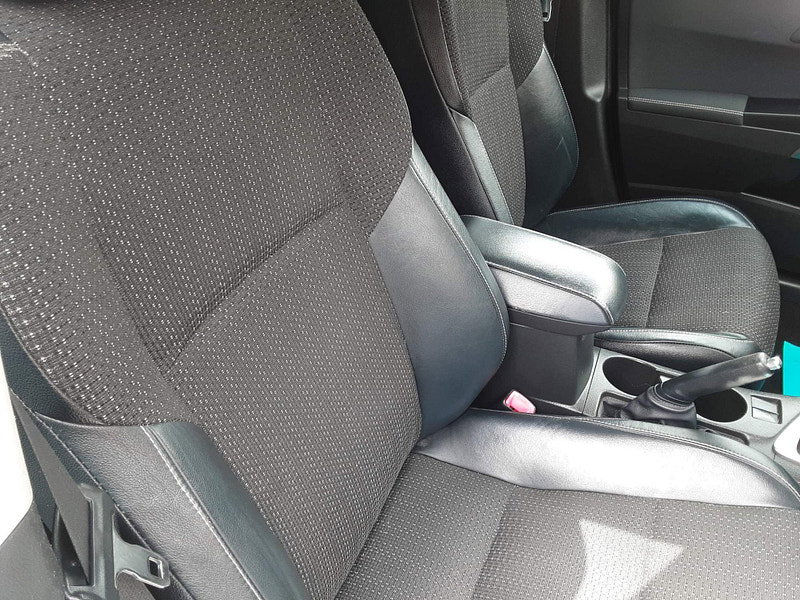 Toyota Auris 1.4 D-4D Excel Euro 5 (s/s) 5dr 5dr Manual 2026