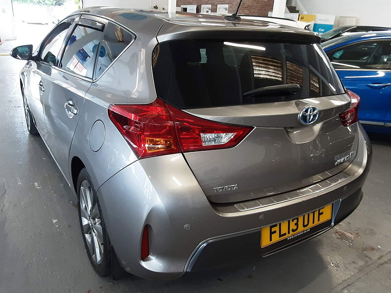 Toyota Auris 1.8 VVT-h Excel CVT Euro 5 (s/s) 5dr 5dr Automatic 2026